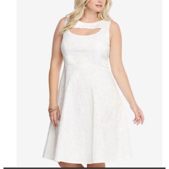 Torrid White Midi Dress - Picture 2 of 11